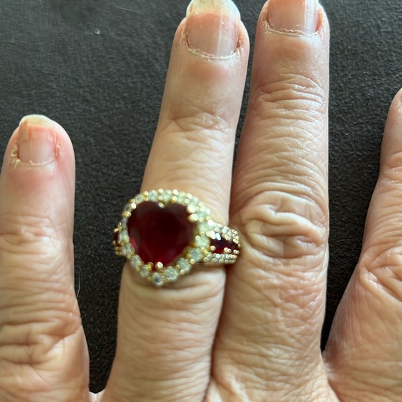 Justine Simmons Heart Ring - Picture 1 of 3